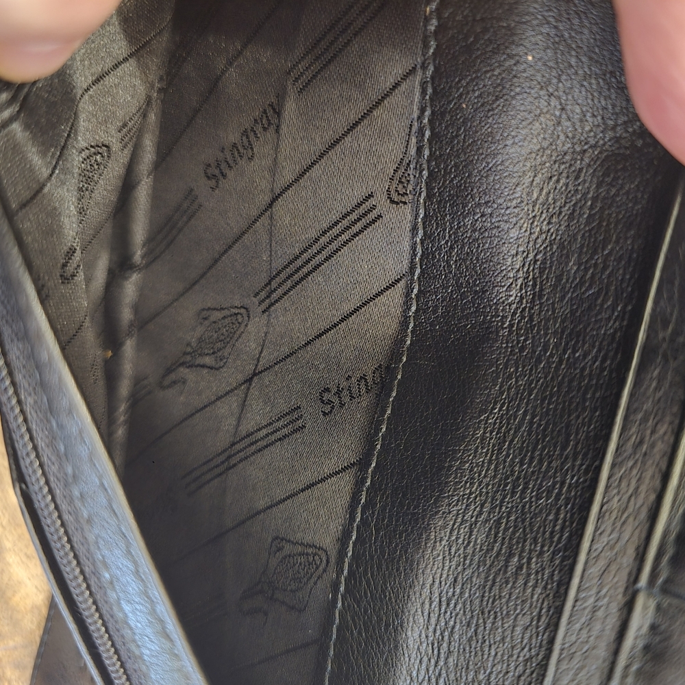 Stingray Leather Black and Cream Tri-Panel Long Wallet - Picture 14 of 14